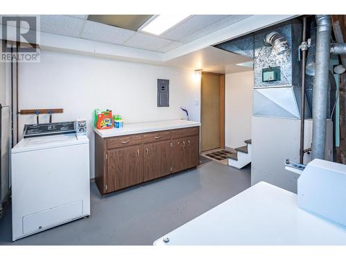 2250 6Th  Avenue, Castlegar, BC - Indoor Photo Showing Laundry Room