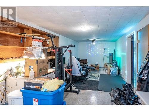 2250 6Th  Avenue, Castlegar, BC - Indoor Photo Showing Gym Room