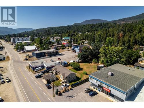 2250 6Th  Avenue, Castlegar, BC - Outdoor With View