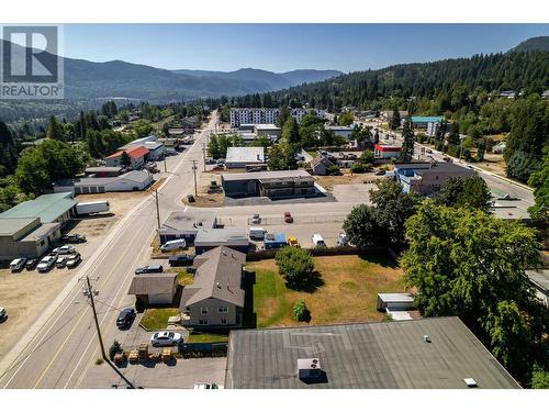 2250 6Th  Avenue, Castlegar, BC - Outdoor With View