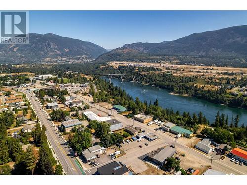 2250 6Th  Avenue, Castlegar, BC - Outdoor With Body Of Water With View