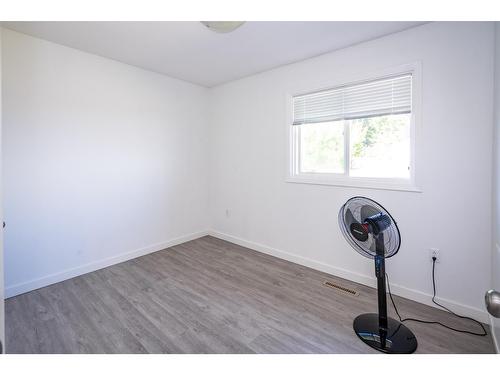 2250 6Th Avenue, South Castlegar, BC - Indoor Photo Showing Other Room