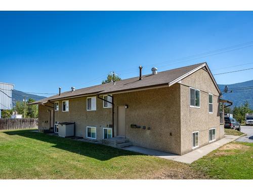 2250 6Th Avenue, South Castlegar, BC - Outdoor With Exterior