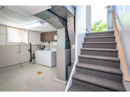 2250 6Th Avenue, South Castlegar, BC - Indoor Photo Showing Laundry Room