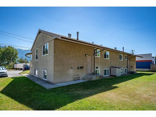 2250 6Th Avenue, South Castlegar, BC - Outdoor With Exterior