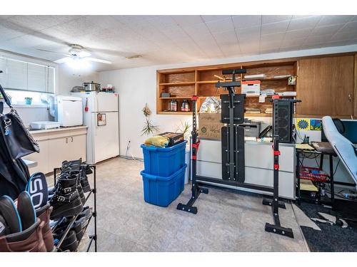 2250 6Th Avenue, South Castlegar, BC - Indoor Photo Showing Gym Room