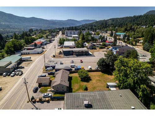 2250 6Th Avenue, South Castlegar, BC - Outdoor With View