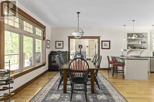 687 Finns Bay Rd N, Echo Bay, ON - Indoor Photo Showing Dining Room