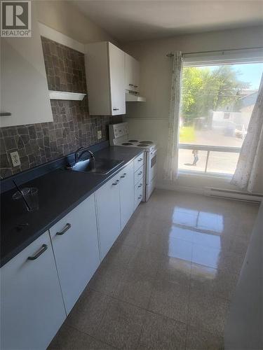 410-414 Laurier Street, Bathurst, NB - Indoor Photo Showing Kitchen