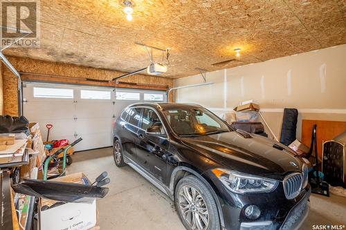 5616 Glide Crescent, Regina, SK - Indoor Photo Showing Garage