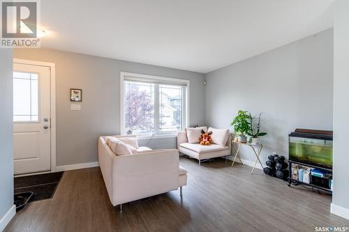 5616 Glide Crescent, Regina, SK - Indoor Photo Showing Living Room