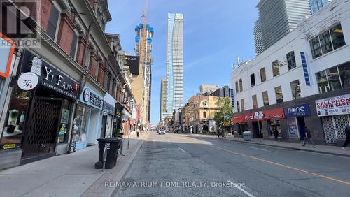 668 Yonge Street, Toronto (Bay Street Corridor), ON 