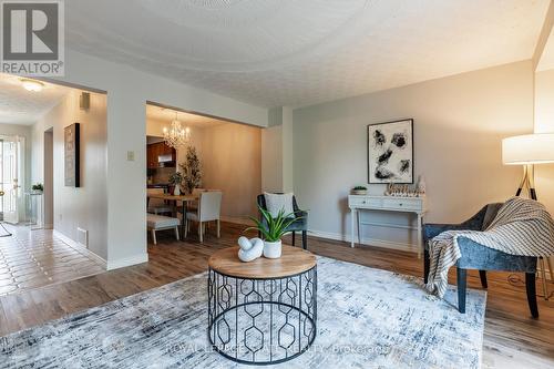 9 - 1475 Upper Gage Avenue, Hamilton (Templemead), ON - Indoor Photo Showing Living Room