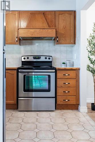 9 - 1475 Upper Gage Avenue, Hamilton (Templemead), ON - Indoor Photo Showing Kitchen