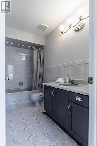 9 - 1475 Upper Gage Avenue, Hamilton (Templemead), ON - Indoor Photo Showing Bathroom