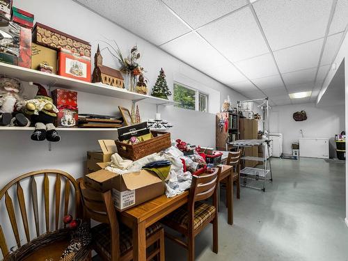 2498 Parkview Drive, Kamloops, BC - Indoor Photo Showing Other Room