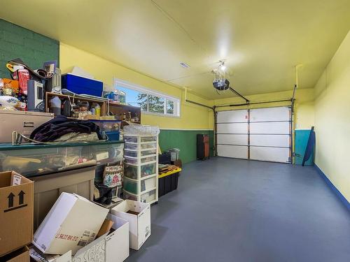 2498 Parkview Drive, Kamloops, BC - Indoor Photo Showing Garage