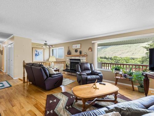 2498 Parkview Drive, Kamloops, BC - Indoor Photo Showing Living Room With Fireplace