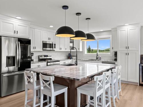 3797 Princeton Kaml Hwy, Kamloops, BC - Indoor Photo Showing Kitchen With Upgraded Kitchen