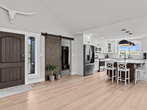 3797 Princeton Kaml Hwy, Kamloops, BC - Indoor Photo Showing Kitchen