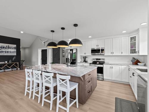 3797 Princeton Kaml Hwy, Kamloops, BC - Indoor Photo Showing Kitchen With Upgraded Kitchen