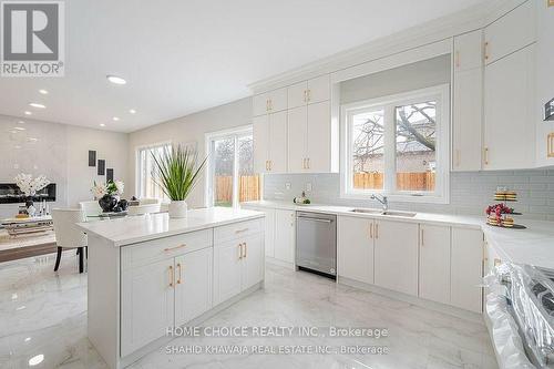 3-487 Aztec Drive, Oshawa (Mclaughlin), ON - Indoor Photo Showing Kitchen