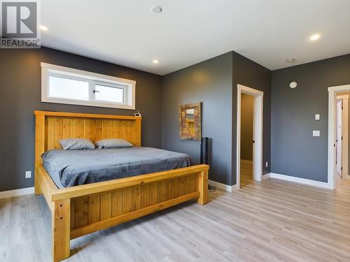 140 Grizzly Place, Osoyoos, BC - Indoor Photo Showing Bedroom