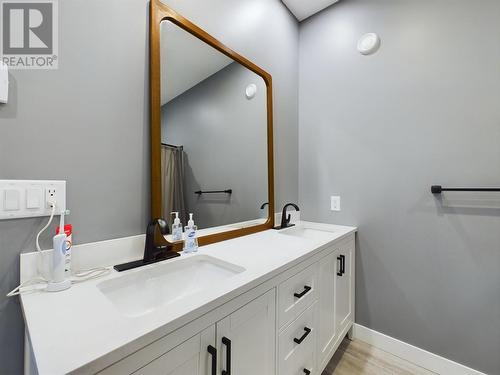 140 Grizzly Place, Osoyoos, BC - Indoor Photo Showing Bathroom