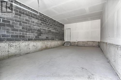 7 Cherry Hill Lane, Barrie (Painswick South), ON - Indoor Photo Showing Garage