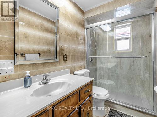 22 Holmesdale Crescent, Toronto (Caledonia-Fairbank), ON - Indoor Photo Showing Bathroom