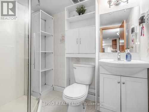 22 Holmesdale Crescent, Toronto (Caledonia-Fairbank), ON - Indoor Photo Showing Bathroom