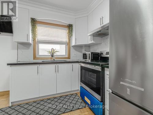 22 Holmesdale Crescent, Toronto (Caledonia-Fairbank), ON - Indoor Photo Showing Kitchen