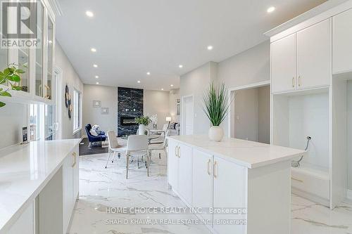 8 - 487 Aztec Drive, Oshawa, ON - Indoor Photo Showing Kitchen