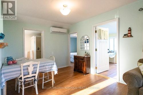 15 Mohawk Point Road, Haldimand, ON - Indoor Photo Showing Dining Room