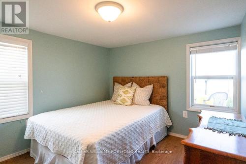 15 Mohawk Point Road, Haldimand, ON - Indoor Photo Showing Bedroom