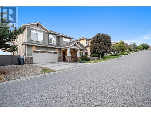 856 Hewetson Avenue, Kelowna, BC - Outdoor With Facade