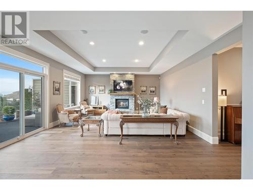 856 Hewetson Avenue, Kelowna, BC - Indoor Photo Showing Other Room With Fireplace