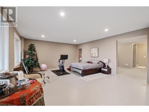 856 Hewetson Avenue, Kelowna, BC - Indoor