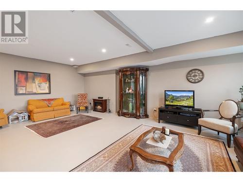 856 Hewetson Avenue, Kelowna, BC - Indoor