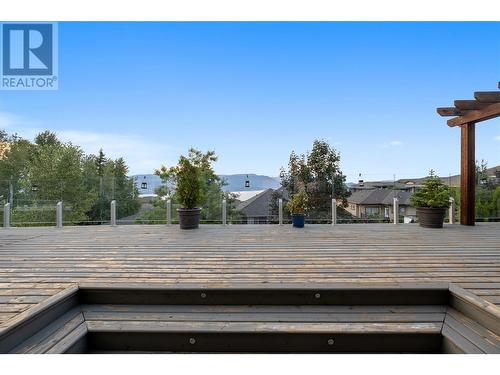 856 Hewetson Avenue, Kelowna, BC -  Photo Showing Kitchen