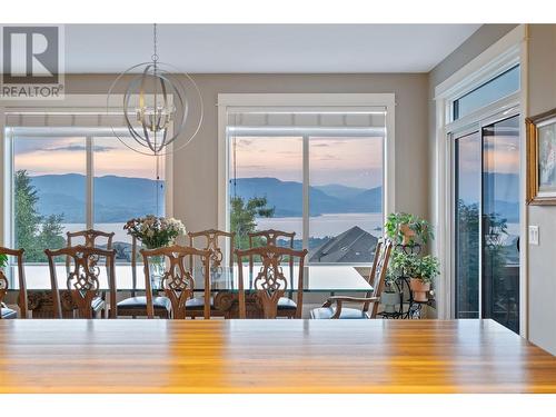 856 Hewetson Avenue, Kelowna, BC - Indoor Photo Showing Dining Room