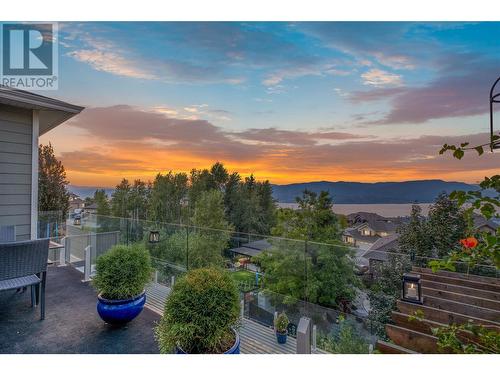 856 Hewetson Avenue, Kelowna, BC - Outdoor With View