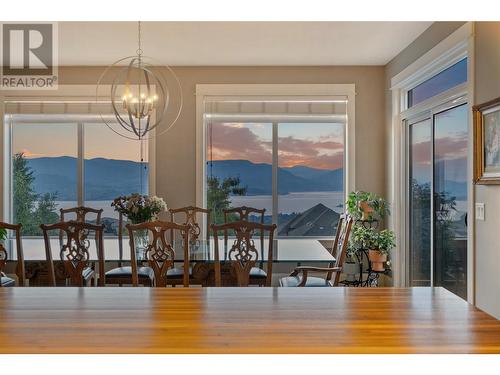 856 Hewetson Avenue, Kelowna, BC - Indoor Photo Showing Dining Room