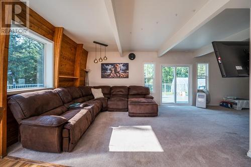 12065 Lower Mud River Road, Prince George, BC - Indoor Photo Showing Living Room