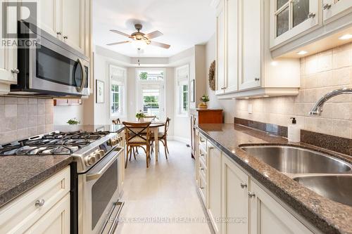 8 - 117 Nelson Street, Oakville (Bronte West), ON - Indoor Photo Showing Kitchen With Double Sink