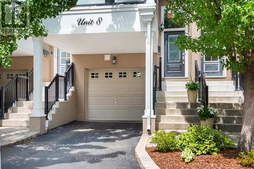 8 - 117 Nelson Street, Oakville (Bronte West), ON - Outdoor With Facade