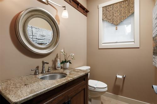 1958 Hidden Lake Place, Kelowna, BC - Indoor Photo Showing Bathroom