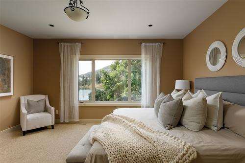 1958 Hidden Lake Place, Kelowna, BC - Indoor Photo Showing Bedroom