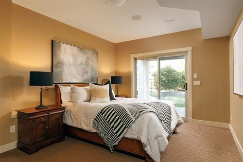 1958 Hidden Lake Place, Kelowna, BC - Indoor Photo Showing Bedroom