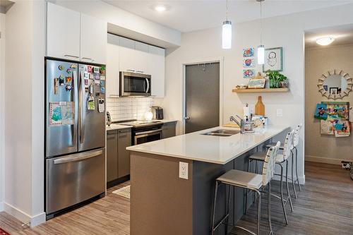 111-2250 Majoros Road, West Kelowna, BC - Indoor Photo Showing Kitchen With Stainless Steel Kitchen With Double Sink With Upgraded Kitchen